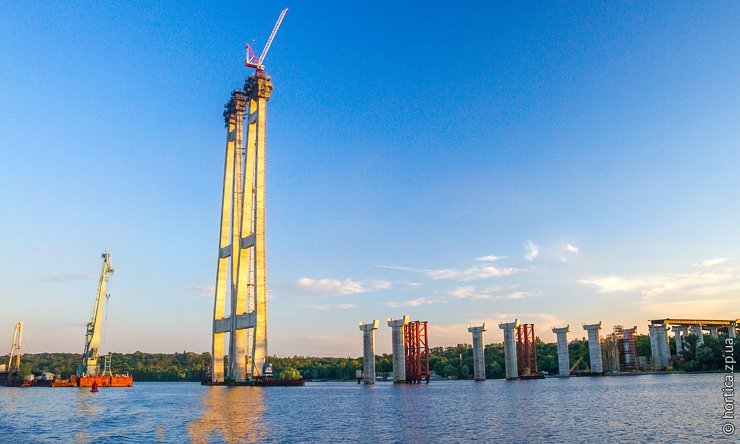 Недостроенный мост через Днепр
